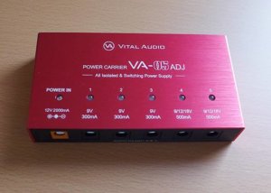 レビュー～VITAL AUDIO POWER CARRIER VA-05 ADJは大容量2000mA、コンパクトなパワーサプライ | 歪み