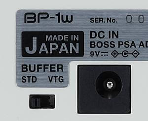 BOSS BP-1W Booster / Preampのサイドにはバッファー切り替えスイッチを搭載