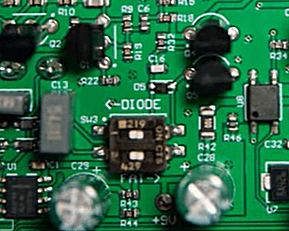 TCDの内部には2つのDIPスイッチが搭載されています