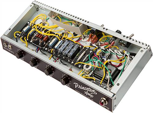 FENDER 62 Princeton Chris Stapletonはハンドワイヤードで組まれています