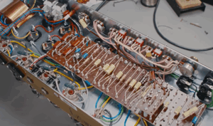 MARSHALL 1959 Modifiedの内部基盤